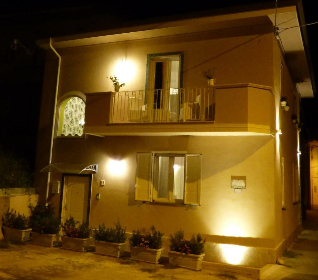 Aramoni B&B 赞布隆内 外观 照片